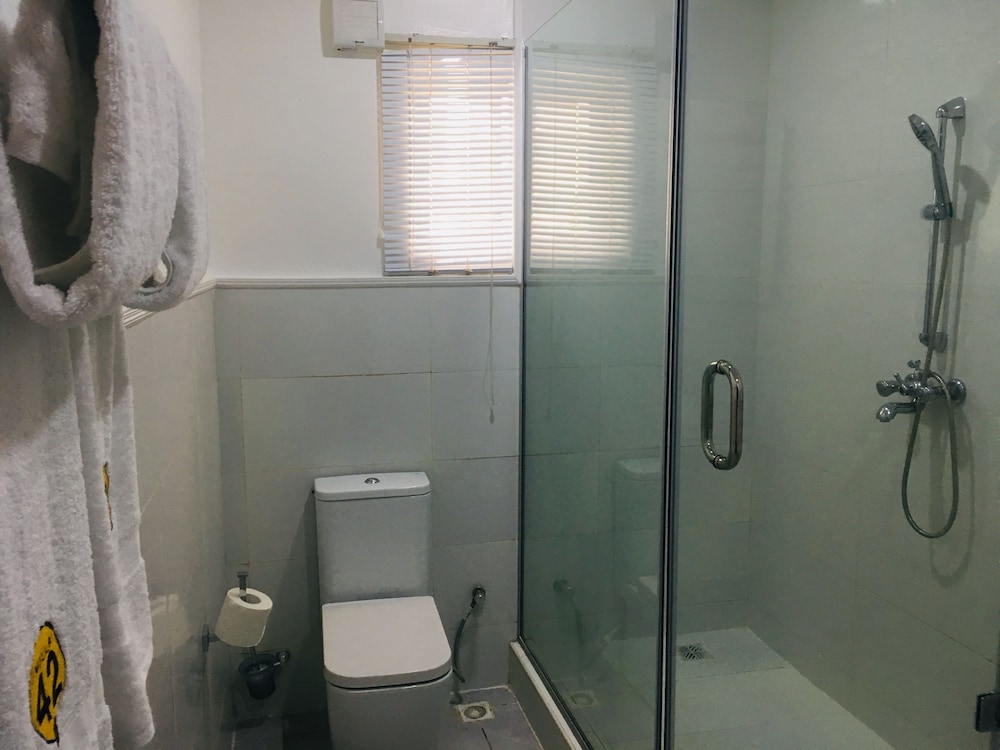 Suite - Photo 3