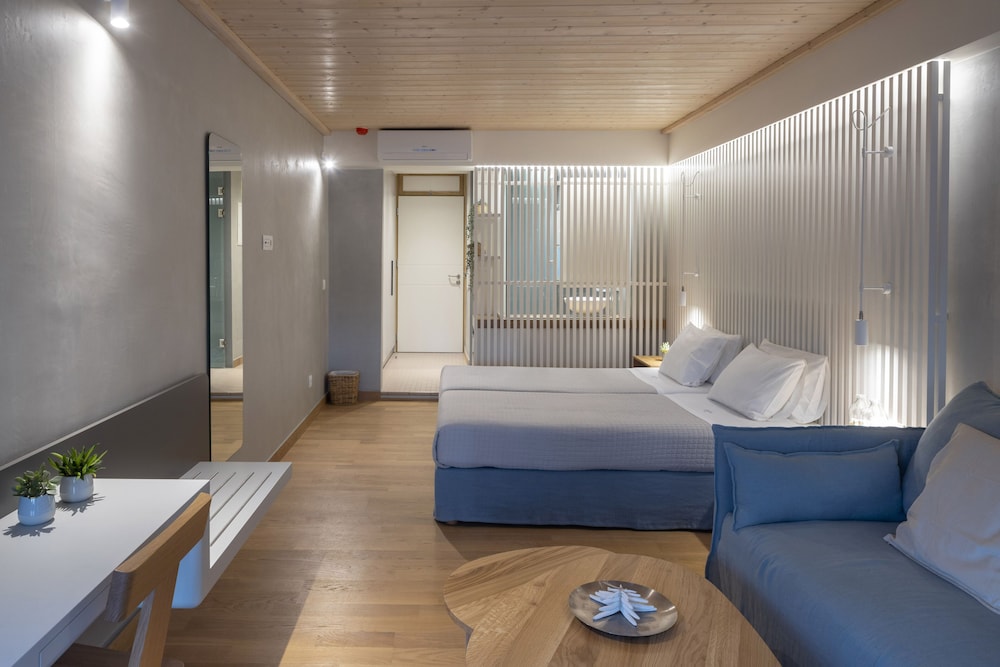 Superior Room, Jetted Tub, Garden Area - Photo 4