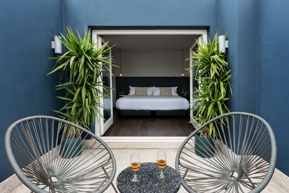 Suite, Balcony, City View - Photo 9