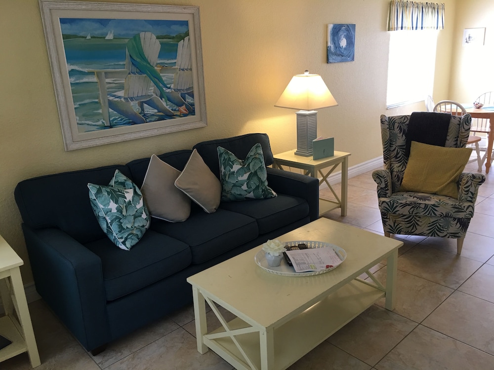 Comfort Villa, 1 King Bed with Sofa bed