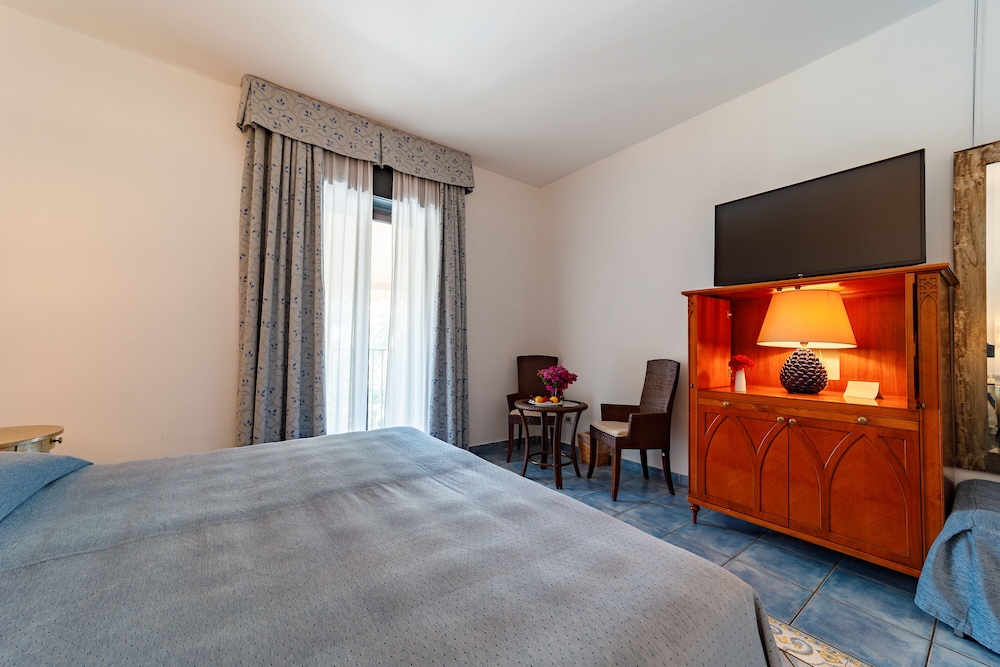 Superior Double Room Single Use - Photo 5