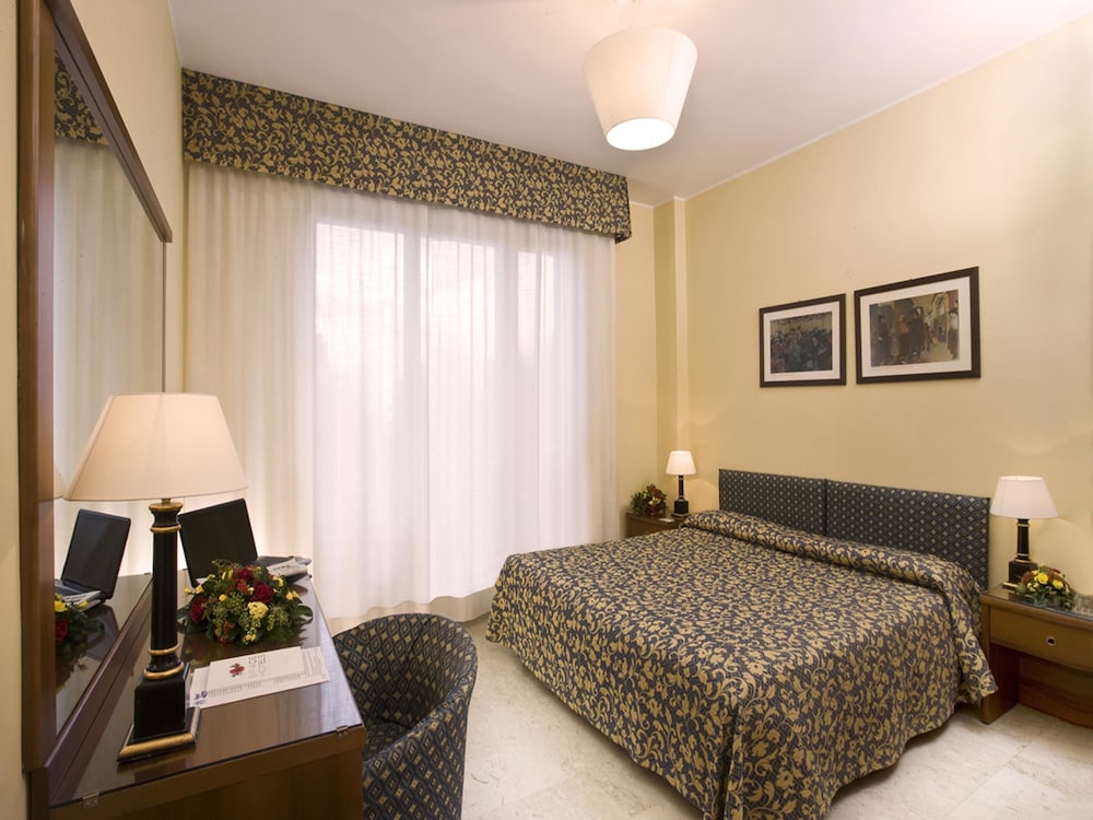 Standard Triple Room - Photo 1