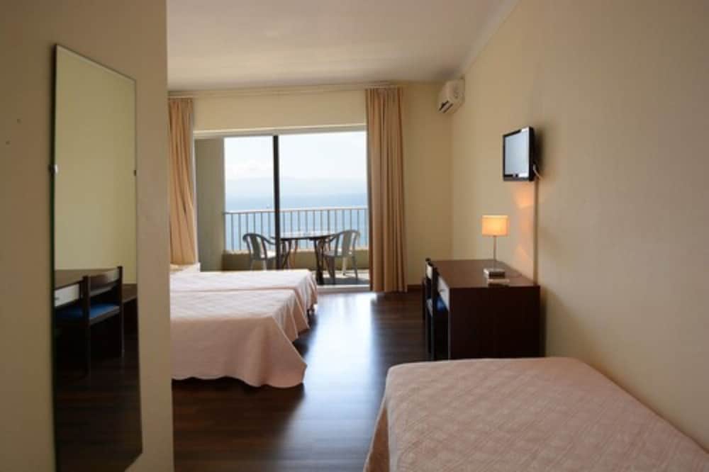 Triple Room, Sea View - Photo 3