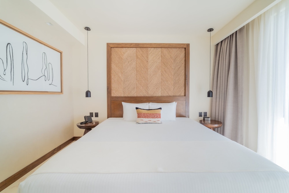 Standard Room, 1 King Bed, Sea View - Photo 7