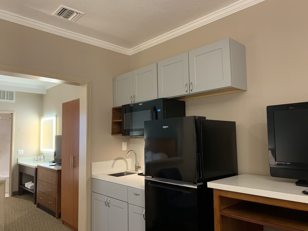 Suite, 2 Double Beds, Non Smoking, Pool View - Photo 15