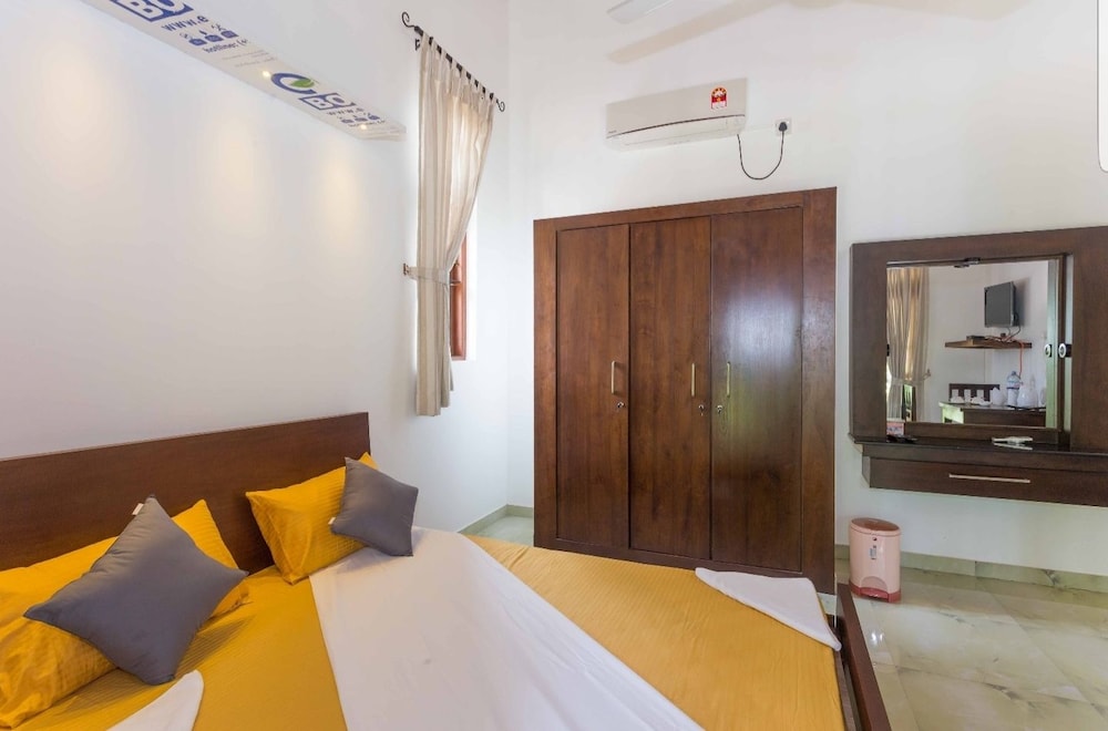 Deluxe Room with Shared Bathroom photo 2