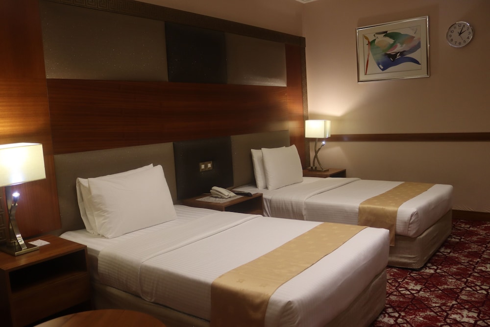 Deluxe Twin Room, 2 Twin Beds, City View photo 3