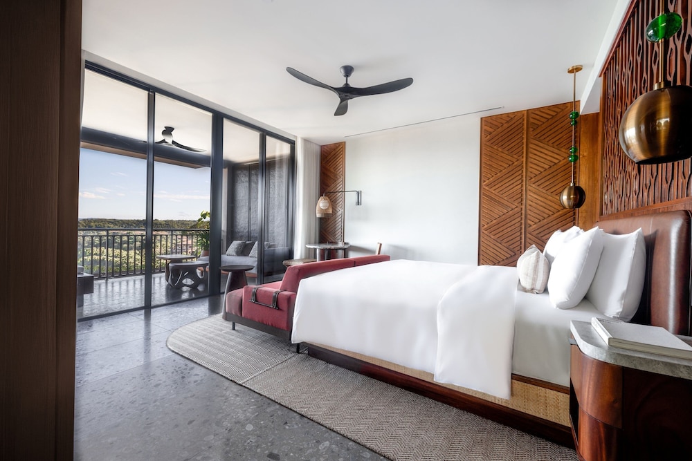Room, 1 King Bed, Balcony, Partial Ocean View (Balcony) photo 3