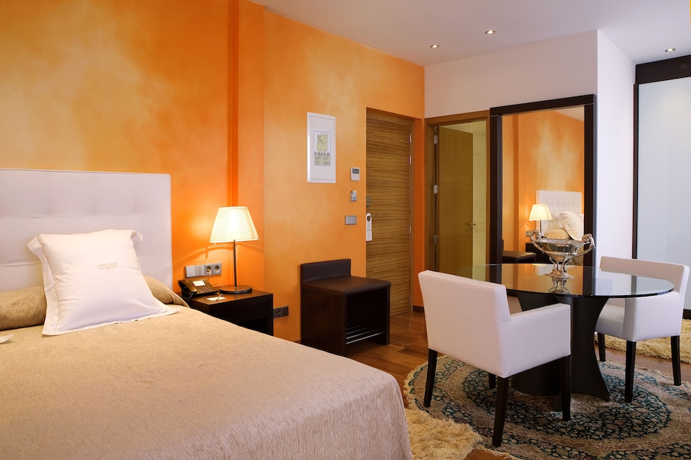 Superior Double Room (Bath with jets)