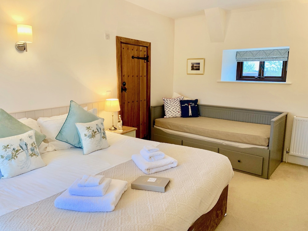 Family Suite (2 Adults + 3 Children) photo 3