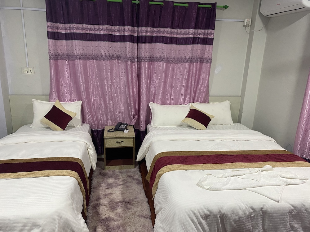 Deluxe Double or Twin Room photo 3