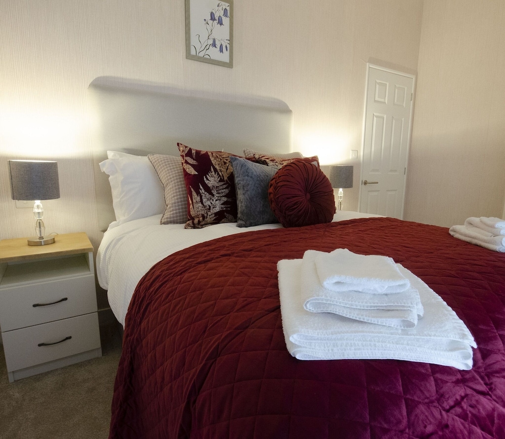 Classic Apartment, Ensuite (With Hot Tub) photo 2