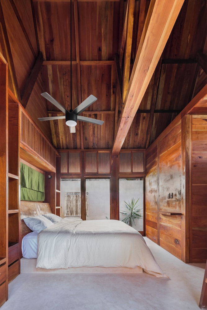 Suite, 1 King Bed