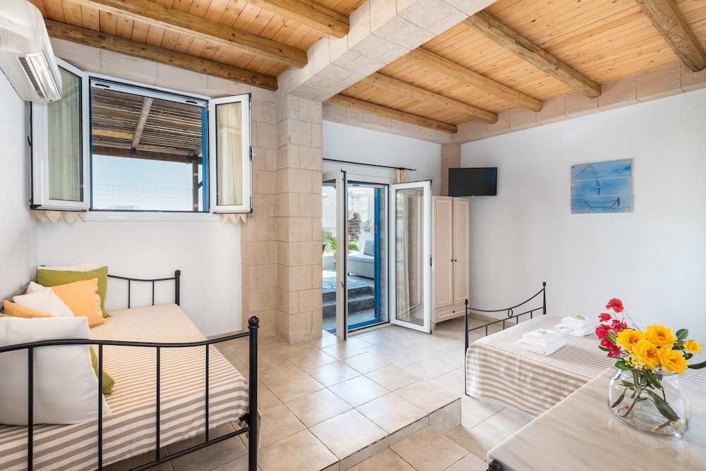 Agnanti Beach Apartments - Galini photo 1