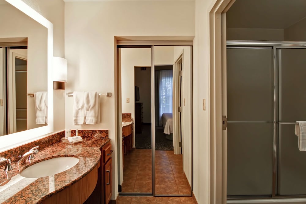 Two Bedroom Suite - Photo 8