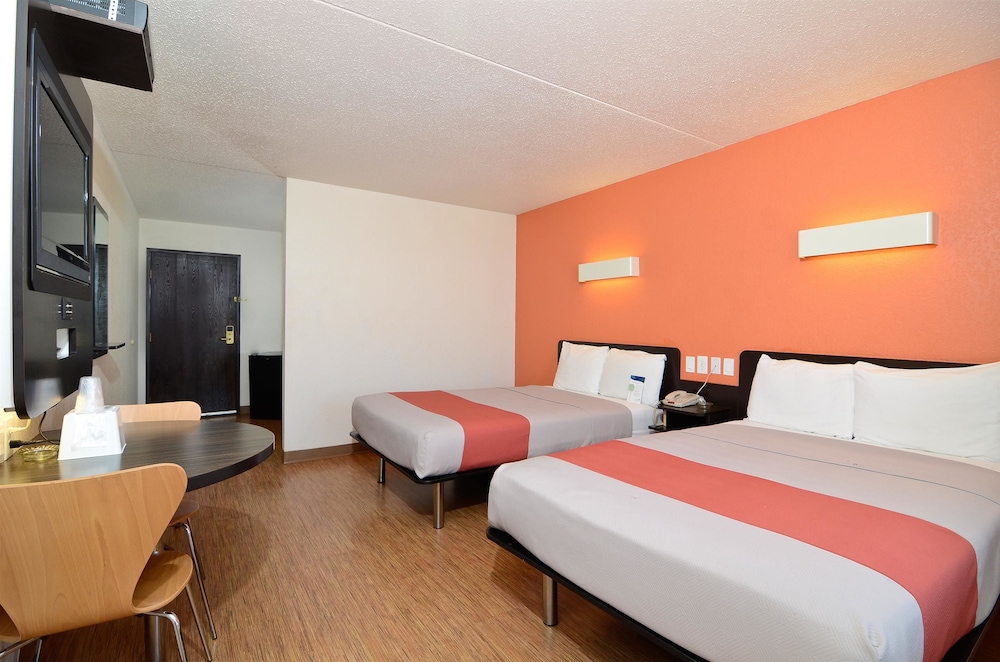 Standard Room, 2 Double Beds, Non Smoking photo 1