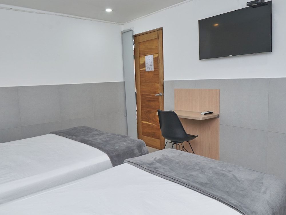 Standard Double Room Single Use (2 beds)