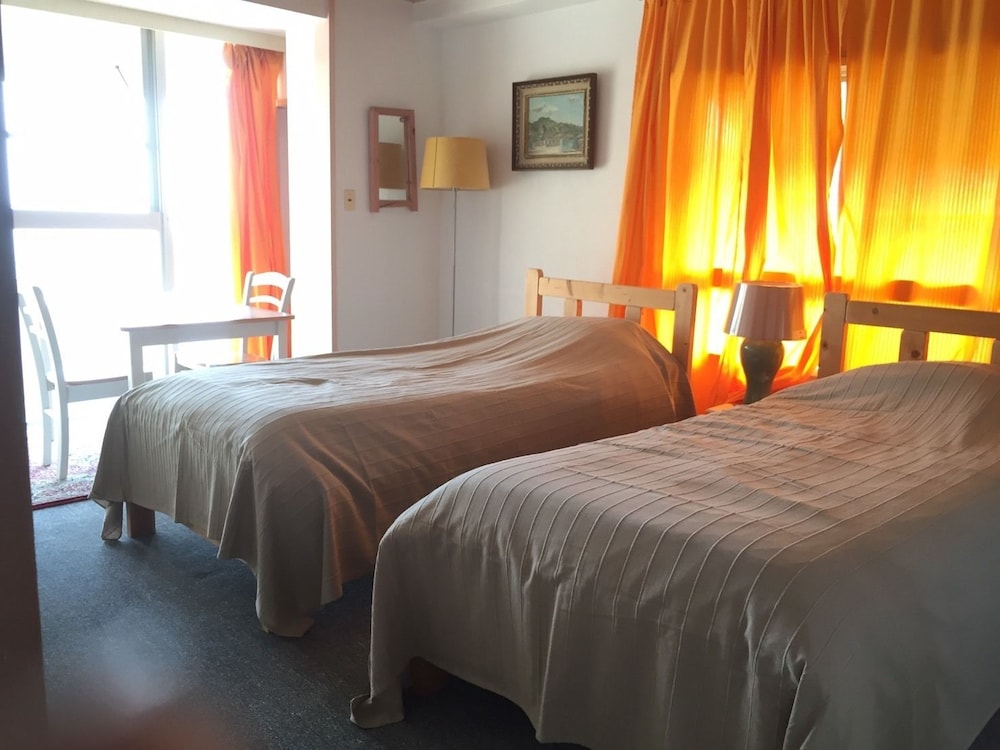 Basic Single Room, 2 Twin Beds photo 1