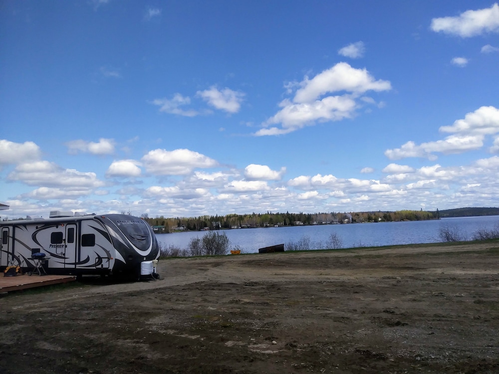 Standard Twin Room, 2 Twin Beds, Lake View photo 2