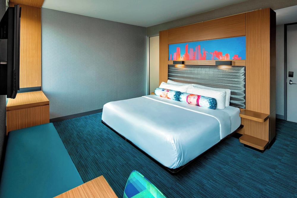 aloft, Room, 1 King Bed - Photo 9