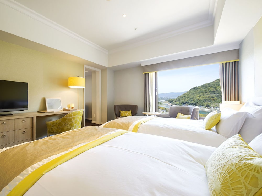 Premium Room, 4 Persons, Station View, Non Smoking photo 2