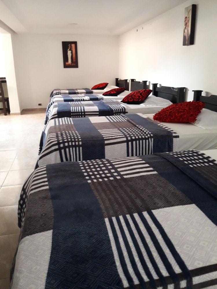 Family Room, Multiple Beds