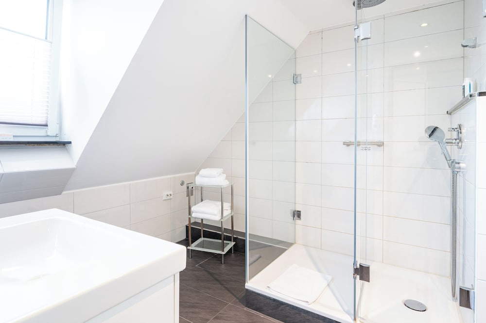 Design Penthouse, City View - Photo 13