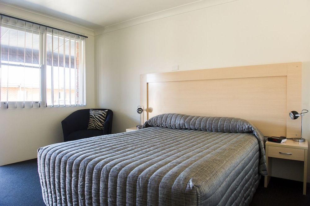 Queen Room photo 3