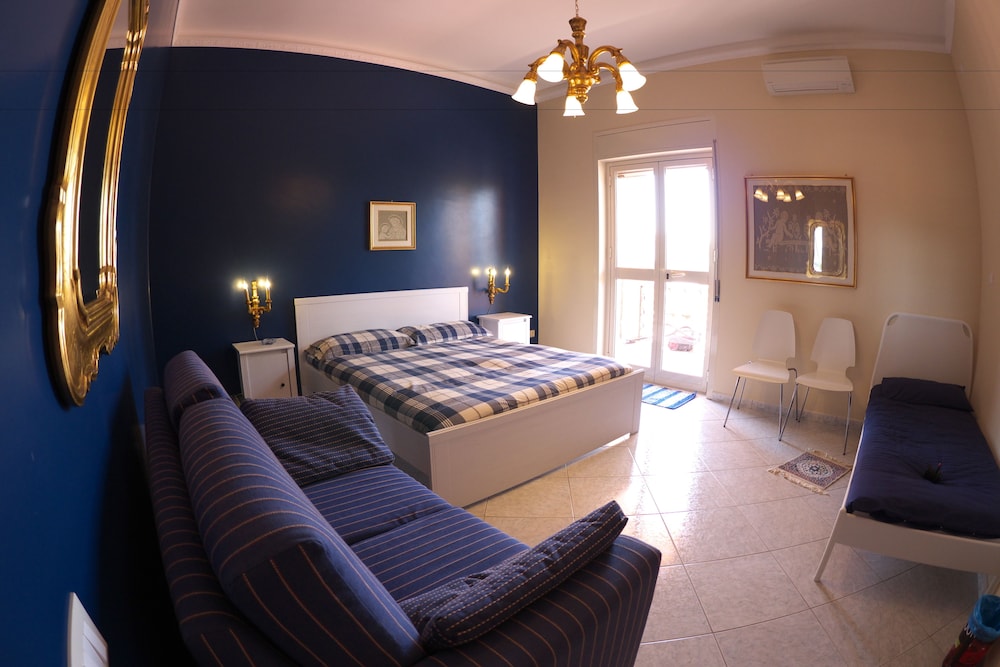 Triple Room (Demetra)