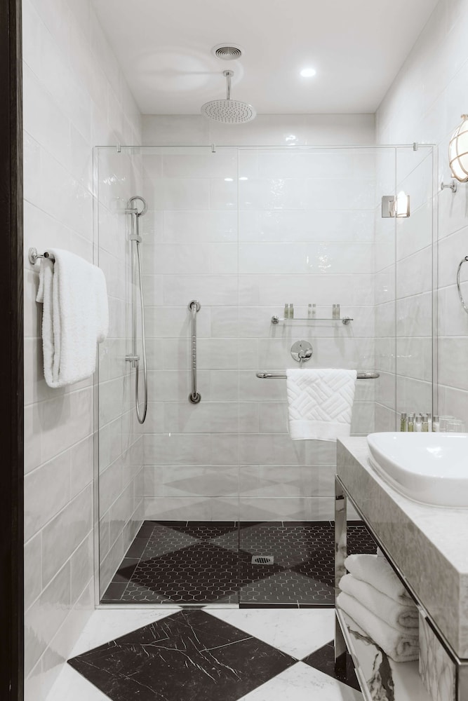 Deluxe Apartment, 2 Bedrooms thumbnail 5