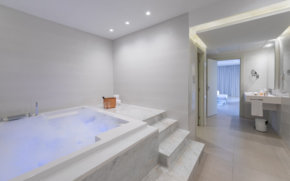 Honeymoon Suite, 1 King Bed, Sea View