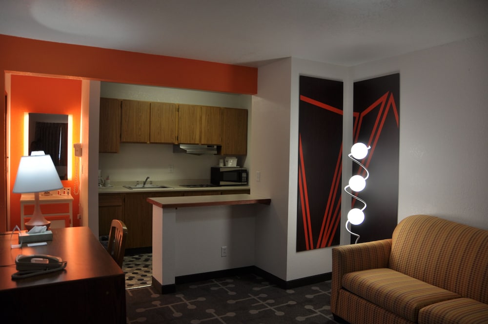 Efficiency, Room, 1 Queen Bed, Non Smoking - Photo 3