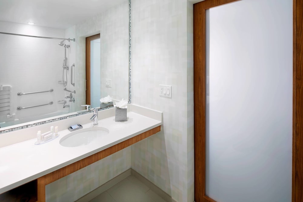 Suite, 1 Bedroom - Photo 6