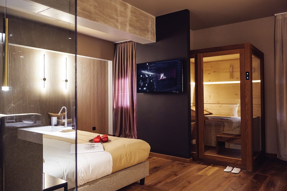 Executive Studio Suite