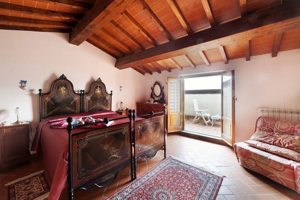 Romantic Apartment, 1 Bedroom, Balcony, Garden Area photo 3