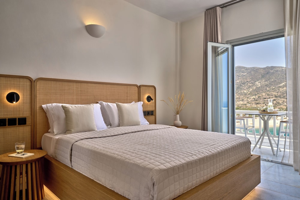 Deluxe Room, Sea View - Photo 1