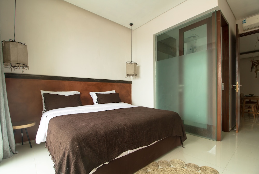 Suite, 2 Bedrooms - Photo 31
