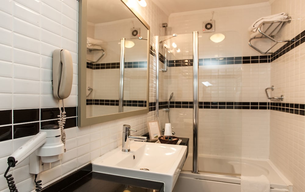 Standard Double or Twin Room photo 2