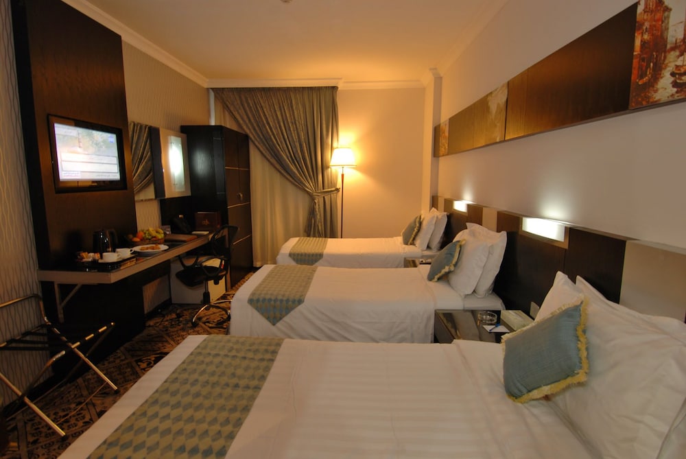 Standard Triple Room photo 2