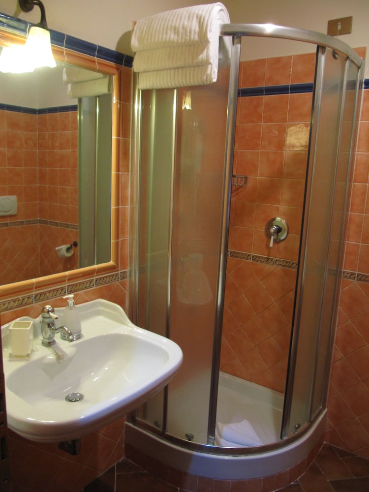 Classic Double Room photo 2