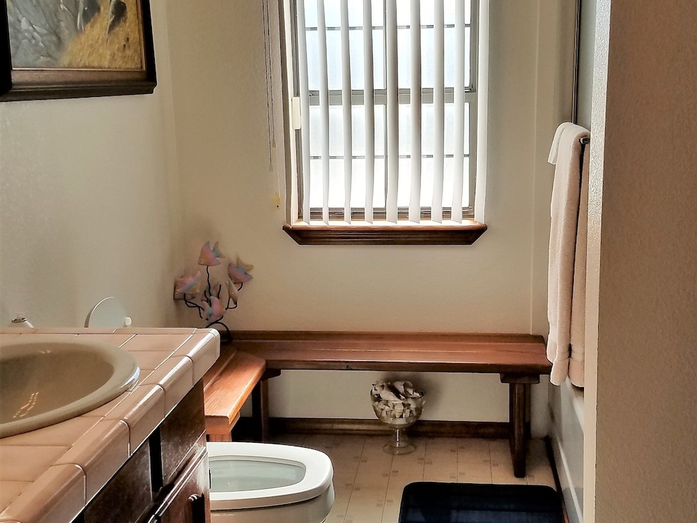 Standard Double Room, Private Bathroom (Geronimo) photo 2