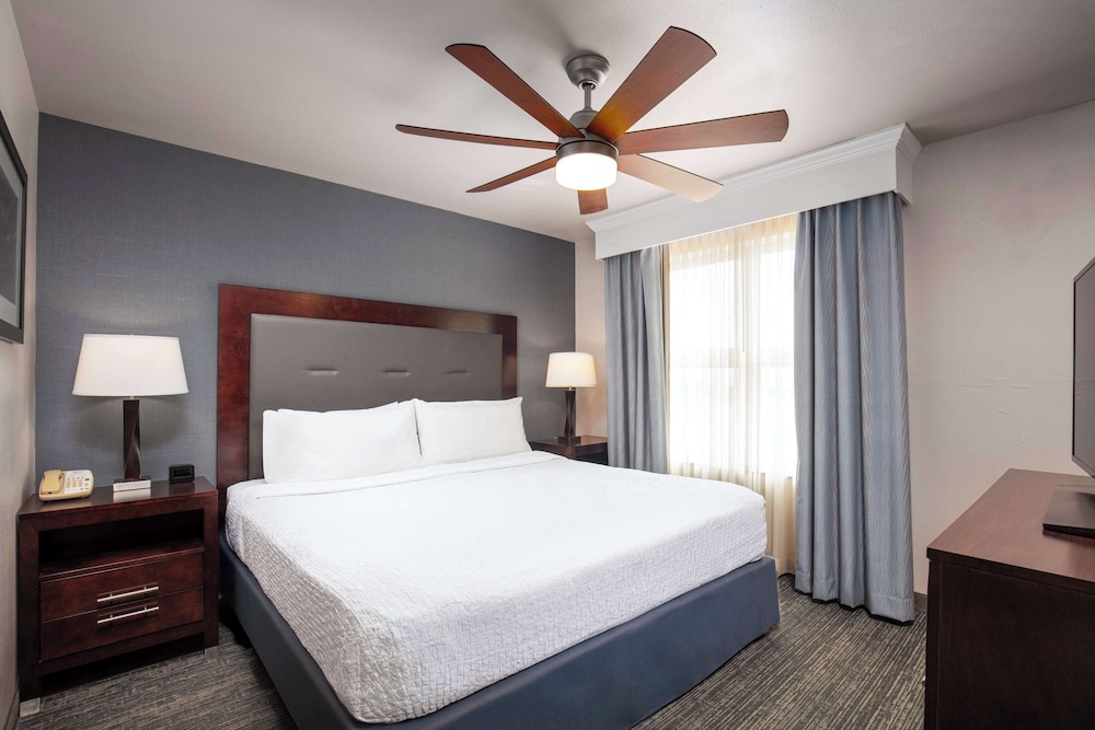 Suite, 1 King Bed, Accessible, Bathtub (Mobility & Hearing) - Photo 1