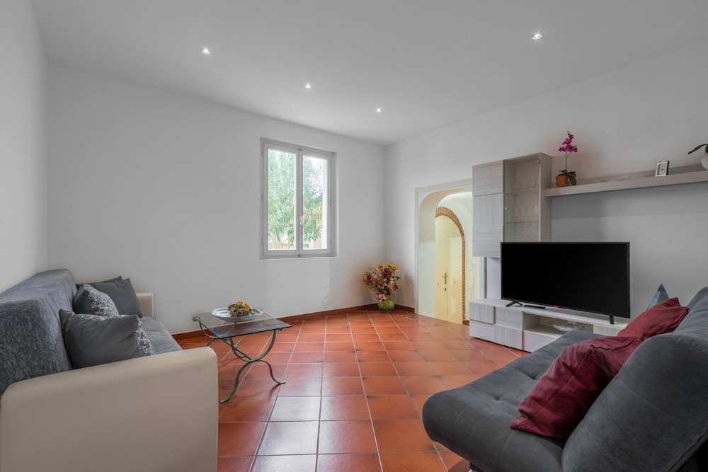 Apartment, Garden View