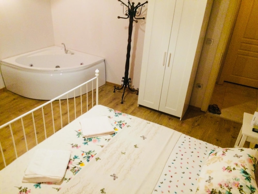 Elite Triple Room, Garden View