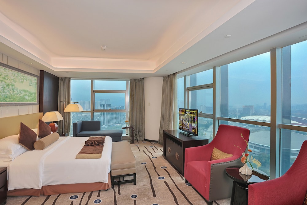 King One Bedroom Suite Lounge Access photo 1