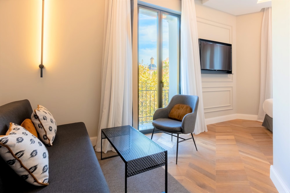 Junior Suite - Photo 1