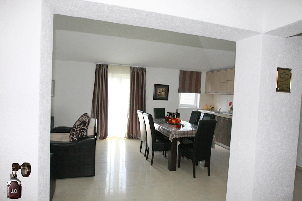 Basic Double Or Twin Room, Mountain View photo 3