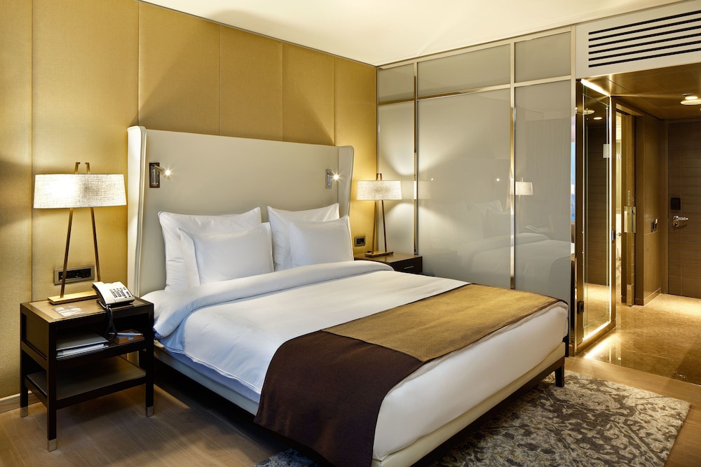 Club Room Bosphorus View, Lounge Access photo 2
