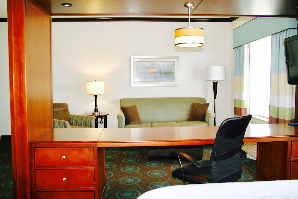 Room, 2 Queen Beds, Accessible, Bathtub - Photo 5