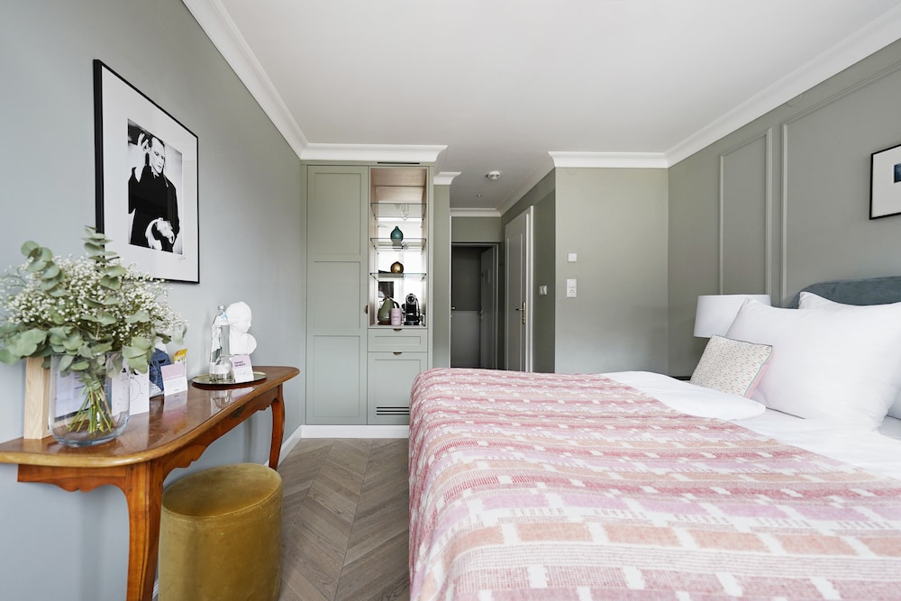 Standard Room - Photo 7